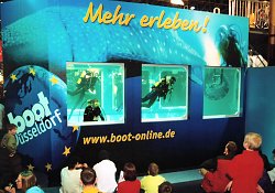 Akvárium s potápìèi, foto Messe Duesseldorf